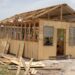 Beto Granados cumple compromiso con familia afectada e inicia construcción de cuarto habitación