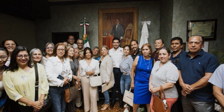 Beto Granados atiende a vecinos de Paseo Residencial y privilegia el diálogo ciudadano