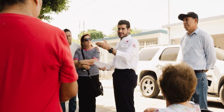 Beto Granados inicia rehabilitación del drenaje sanitario en la colonia Acuario 2001