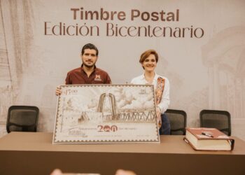 Beto Granados presenta timbre postal conmemorativo del Bicentenario de Matamoros