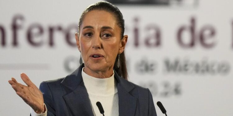 Claudia Sheinbaum durante su conferencia matutina al hablar sobre Rubén Rocha Moya.