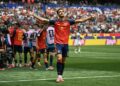 Jugadores de España celebran el gol de Mikel Merino que dio el pase a semifinales del Mundial 2026 ante Bélgica.