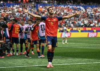 Jugadores de España celebran el gol de Mikel Merino que dio el pase a semifinales del Mundial 2026 ante Bélgica.