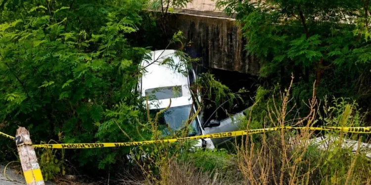 En volcadura muere agente de FGR en Reynosa