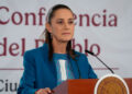Claudia Sheinbaum durante conferencia donde respondió a los señalamientos de la DEA sobre presuntos vínculos con cárteles.