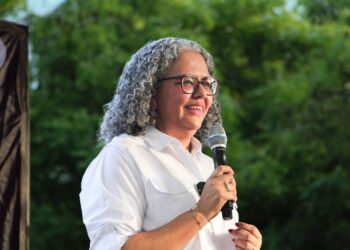 Graciela Domínguez es la gobernadora interina de Sinaloa en relevo de Rocha Moya