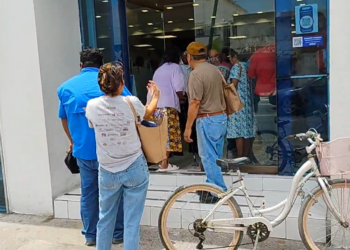 Centros de atención en Matamoros, con alta afluencia para desbloqueo de líneas telefónicas