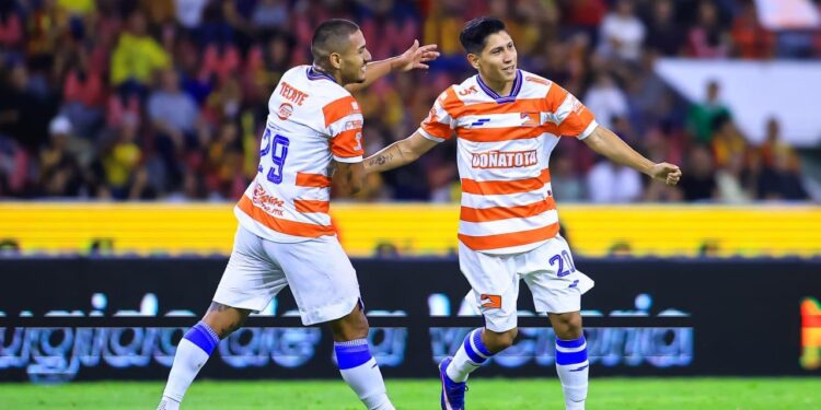 Correcaminos superlíder le pega 3-1 a Leones Negros en Jalisco