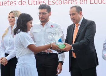 Da secretario de Finanzas banderazo inicial al ciclo escolar 2026-2027 en Matamoros
