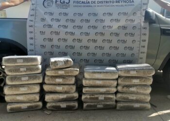 Dejan camioneta cargada con droga en Miguel Alemán