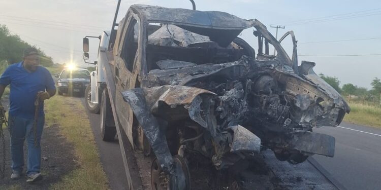 En choque muere hombre calcinado en carretera Reynosa-San Fernando
