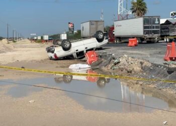 Muere una mujer en volcadura en carretera Reynosa-Monterrey