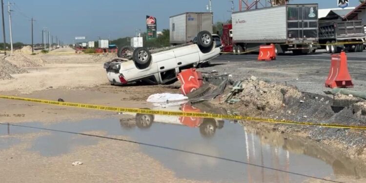Muere una mujer en volcadura en carretera Reynosa-Monterrey