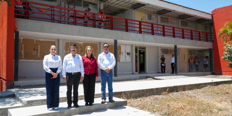 Supervisa rector Dámaso Anaya nueva sede de Facultad de Arquitectura de la UAT en Victoria