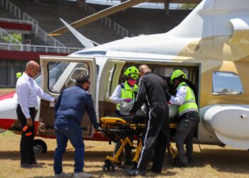 Trasladan a niño en ambulancia aérea tras choque en Soto la Marina