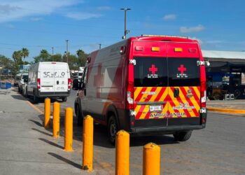 Muere un hombre en Walmart Periférico por paro cardiorrespiratorio