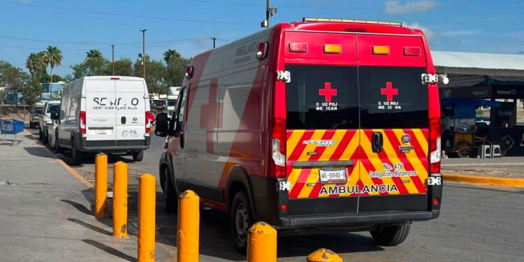 Muere un hombre en Walmart Periférico por paro cardiorrespiratorio