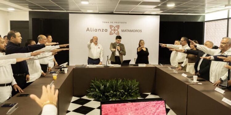 Beto Granados toma protesta a los integrantes de Alianza Matamoros.