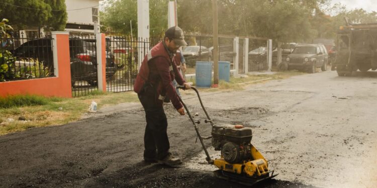 Trabajos de pavimentación impulsados por Beto Granados