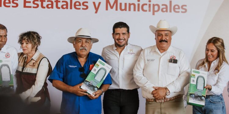 Beto Granados encabeza la entrega de apoyos sociales a familias y ejidos de Matamoros.