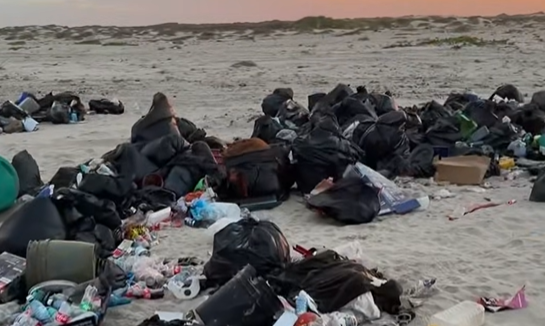 Torneo de pesca en Matamoros deja montoneras de basura en Playa Bagdad