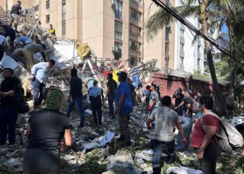 Sismo en Colombia de 7.4 grados deja más de cien muertes y destrucción