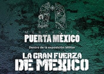 Familias recorren los puestos del Mercadito Puerta México en el Parque Olímpico de Matamoros.