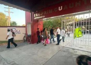 Ahora escuela sin agua en Matamoros suspende clases y otra pasó un día sin luz
