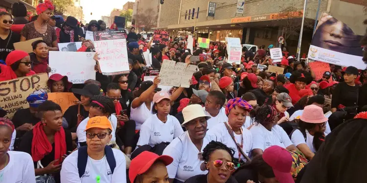 Van 11 mujeres asesinadas en Sudáfrica en unos días y esto se sabe