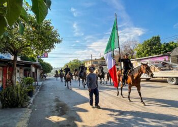 Agrupamientos Canino y Montado de la Guardia Estatal se preparan para el desfile patrio