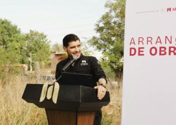 Beto Granados da arranque a obra de pavimentación en Hogares de Matamoros