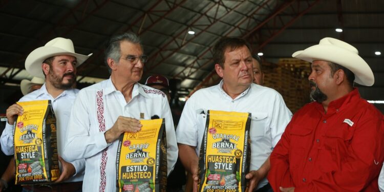 Da Villarreal banderazo a primer embarque de carbón tamaulipeco a Estados Unidos