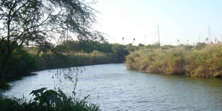 Hallan cuerpo putrefacto en brecha La Playita, en Matamoros