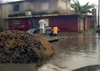 Lluvia inunda sur de Tamaulipas; descartan tormenta tropical en el Golfo
