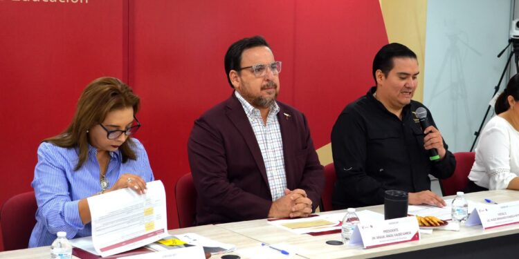 Prohibirán celulares en escuelas de Tamaulipas a partir de noviembre