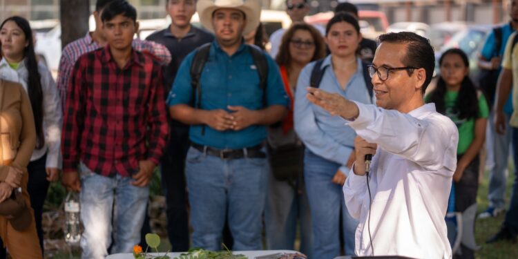 Promueve la UAT el cuidado ambiental con jornada botánica en el Campus Victoria