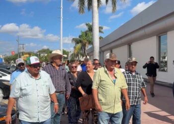 Protestan en oficinas de CFE Matamoros tras varios días sin luz en Anáhuac
