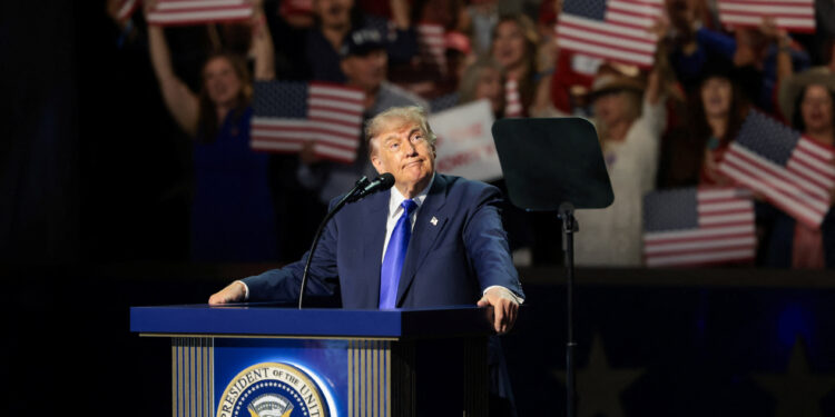 Ahora Trump ofrece 5 mil dólares por persona si su partido gana el Congreso