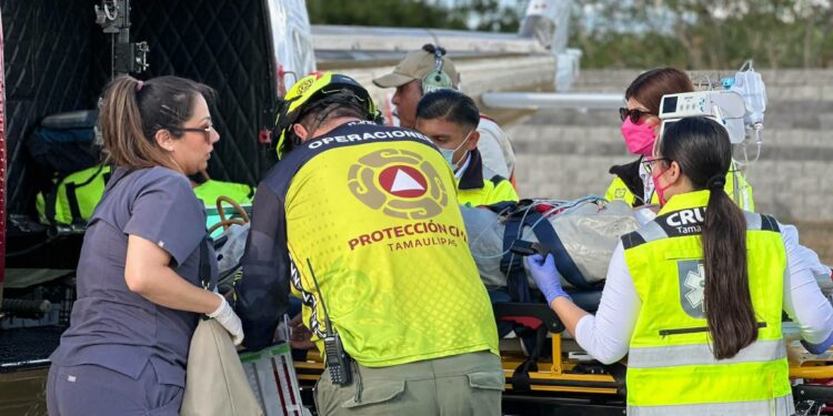 Trasladan vía aérea a Ciudad Victoria a niña atropellada en Matamoros