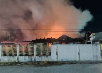 Incendio acaba con vivienda en Reynosa en la madrugada