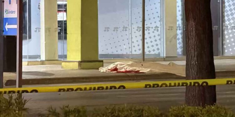 Asesinan a un hombre afuera de Plaza Sendero Reynosa
