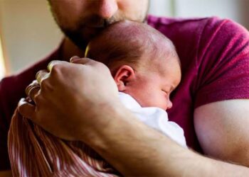 Amplían licencia de paternidad a cinco días en Tamaulipas