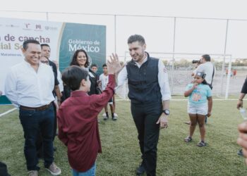 Alberto Granados inaugura canchas deportivas en la colonia Campestre del Río 1