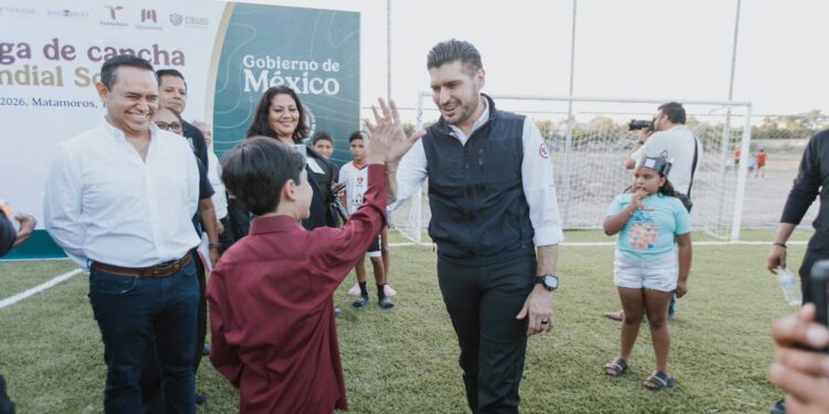 Alberto Granados inaugura canchas deportivas en la colonia Campestre del Río 1