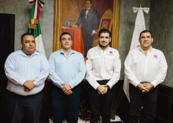 Alberto Granados se reúne con el superintendente de la CFE