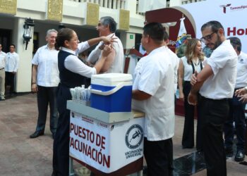 Américo Villarreal pone en marcha Campaña Estatal de Vacunación 2026