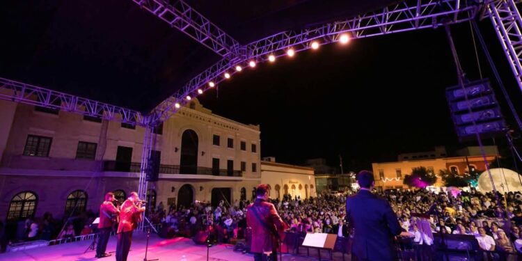 Beto Granados encabeza inauguración del Festival Internacional de Otoño y el Festival Internacional en la Costa del Seno Mexicano