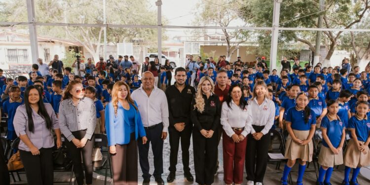 Beto Granados y Anita de Granados encabezan arranque de Desayunos Escolares 2026-2027