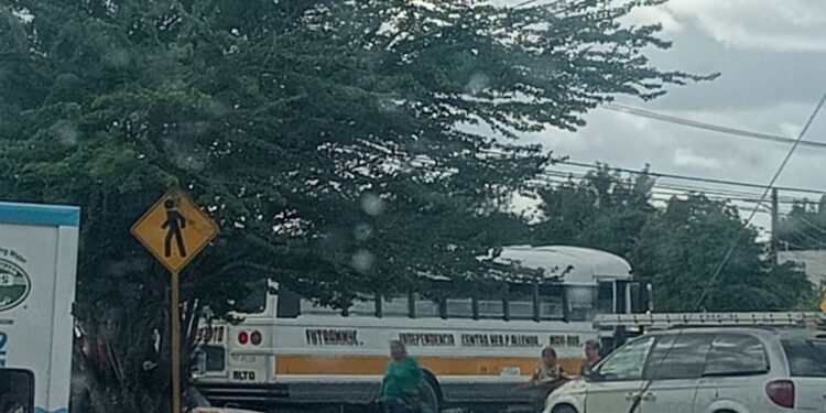 Bloqueos en Matamoros hoy: Estudiantes de la secundaria 8 son bajados del autobús