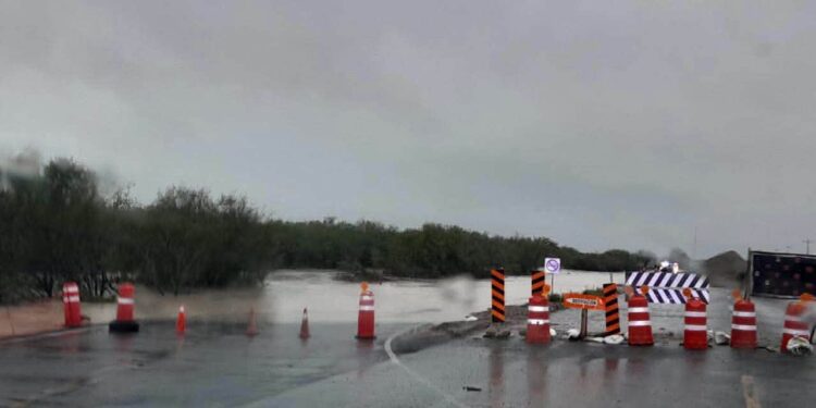 Carretera Reynosa-San Fernando, cerrada en puente “La Llorona” por tercer día consecutivo